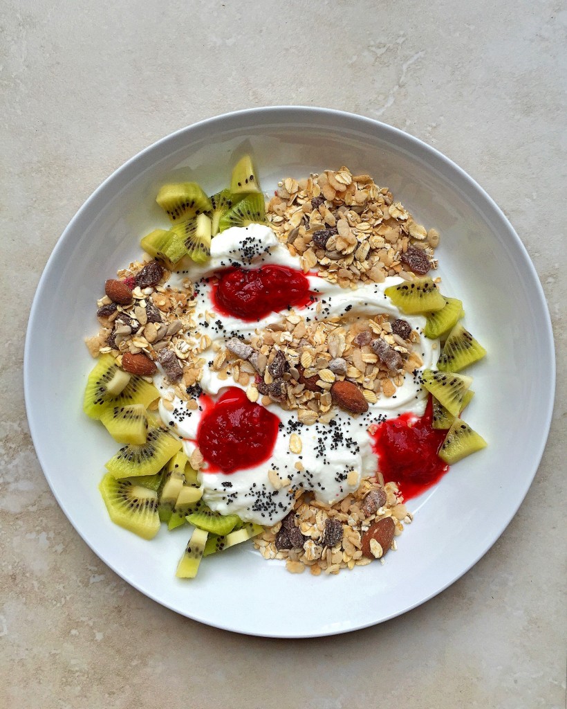 Kiwi Muesli with Rhubarb-Strawberry "Jam" and Poppy Seeds